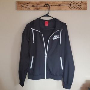Nike hooded windbreaker